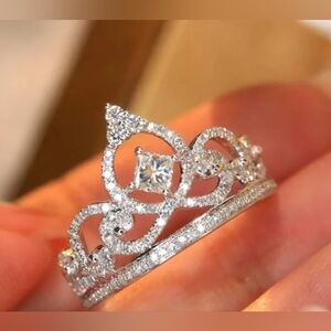 ♥️ Individually $10 Or Bundle 5/$20 Elegant Silver Tiara Ring Size 8